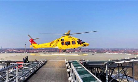 helikopterfirma fra Esbjerg var i går rundt i Danmark med medicin, der måske kan bremse covid-19.