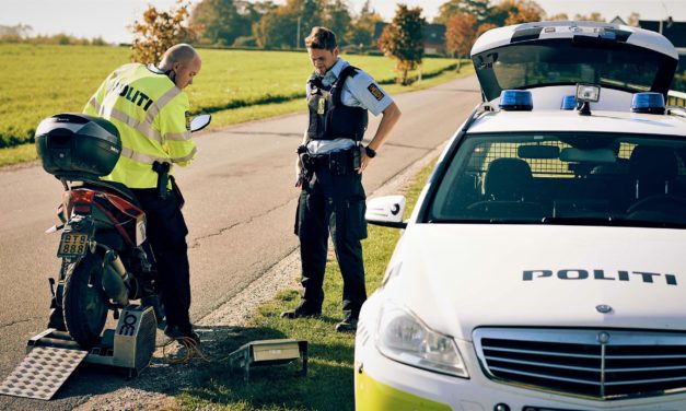 Knap 1500 bøder til cyklister og knallertkørere!