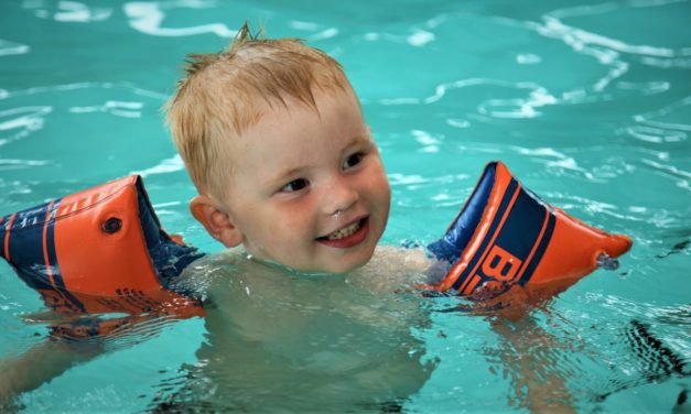 Svømmehaller, legelande og træningscentre står til at åbne på mandag!