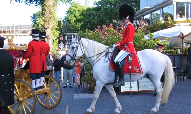 Advarer mod sms’er angående Den Blå Avis og Tivoli!