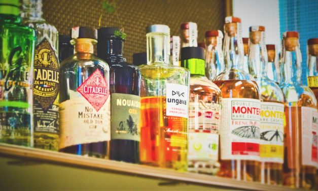 Politianmeldelse mod natklubber for reklamer med alkohol rettet mod unge!