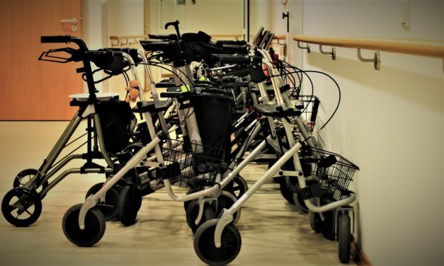 Esbjerg Kommune indfører midlertidige besøgsrestriktioner på plejehjem!