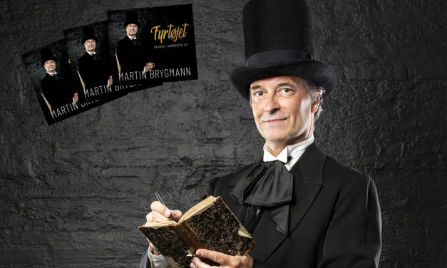 Martin Brygmann signerer sin nye CD med sange til næste års sommerspil!