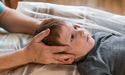 Ny dansk forskning: Kiropraktik reducerer hovedpine hos skolebørn kraftigt!