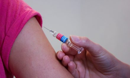 Færre vacciner – lukkede bookingsystemer!