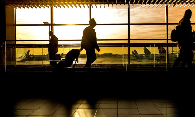 Testkrav og ti dages isolation ved indrejse gælder fra søndag!