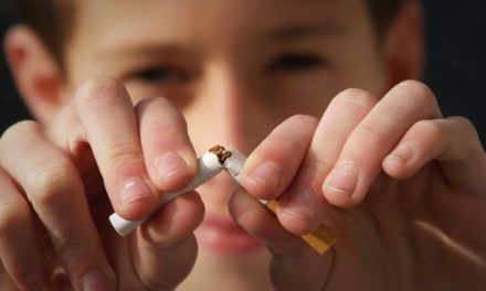 Halvt så mange unge ryger dagligt!