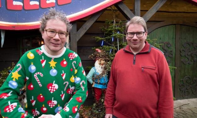 Vi er her endnu – og åbner på lørdag!