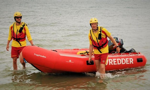 Så har livredderne åbnet for badesæsonen på Rindby og Hvidbjerg Strand!