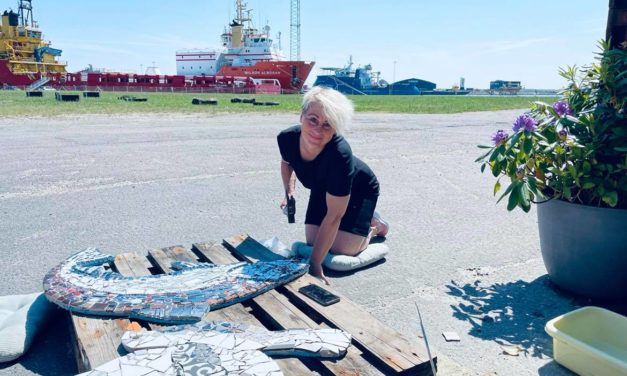 Lokal kunstner pryder skole i Grindsted!