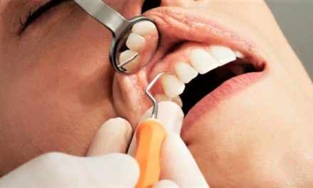 Afsløring: Er kvinder eller mænd bedst til at passe på tænderne? Få svaret her!