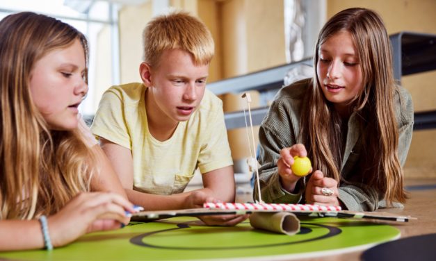 Elever på Fourfeldtskolen Bohr designer løsning, der giver energi til skolearbejdet!