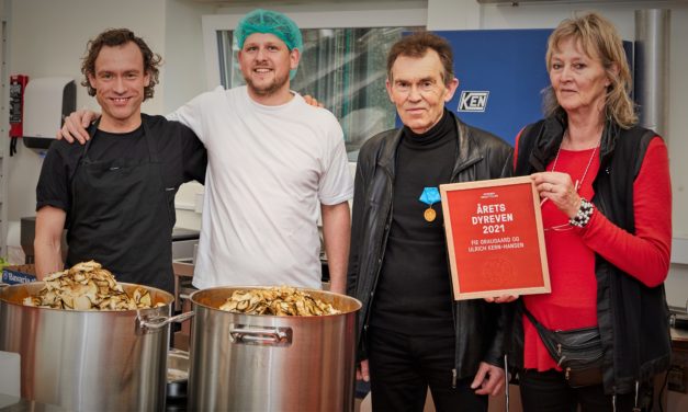 Årets Dyreven: Hanegal og Organic Plant Protein!