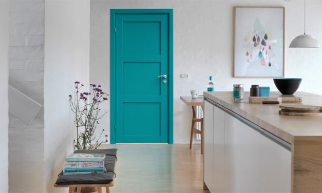 Boligstylist guider dig: Inviter sommeren ind i hjemmet med disse simple tips!